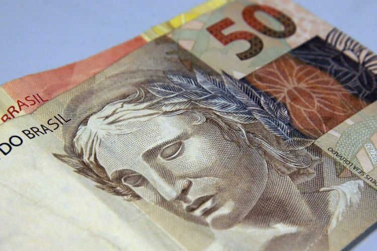 Inflação dispara com política desastrosa de Bolsonaro, dizem deputados